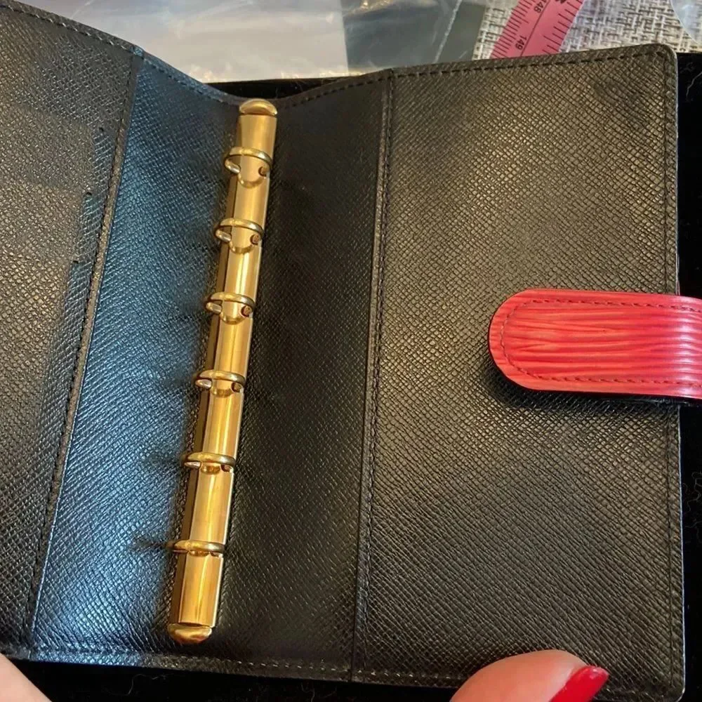 Louis Vuitton Mini Epi leather red agenda ring holder impeccable condition